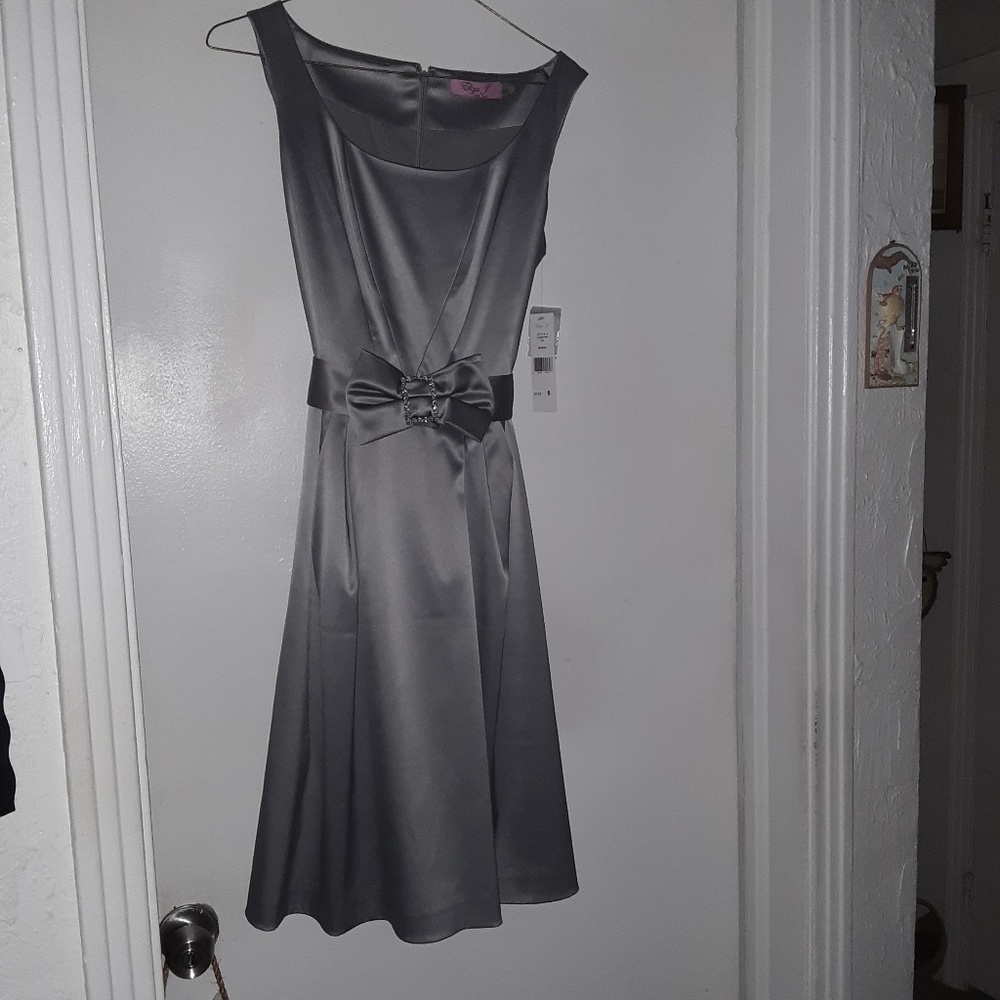 Dress - Picture 2 of 2